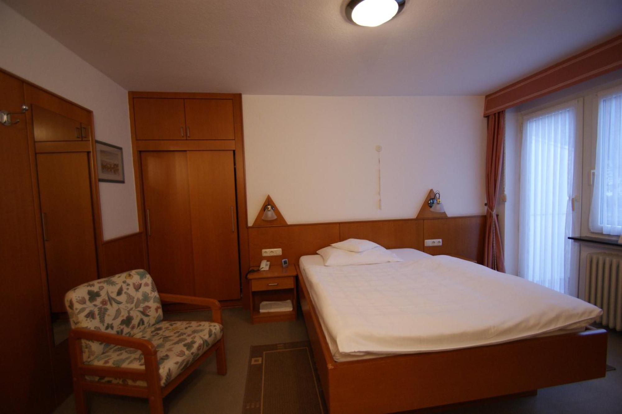 Bertricher Hof Hotel Garni Bad Bertrich Room photo